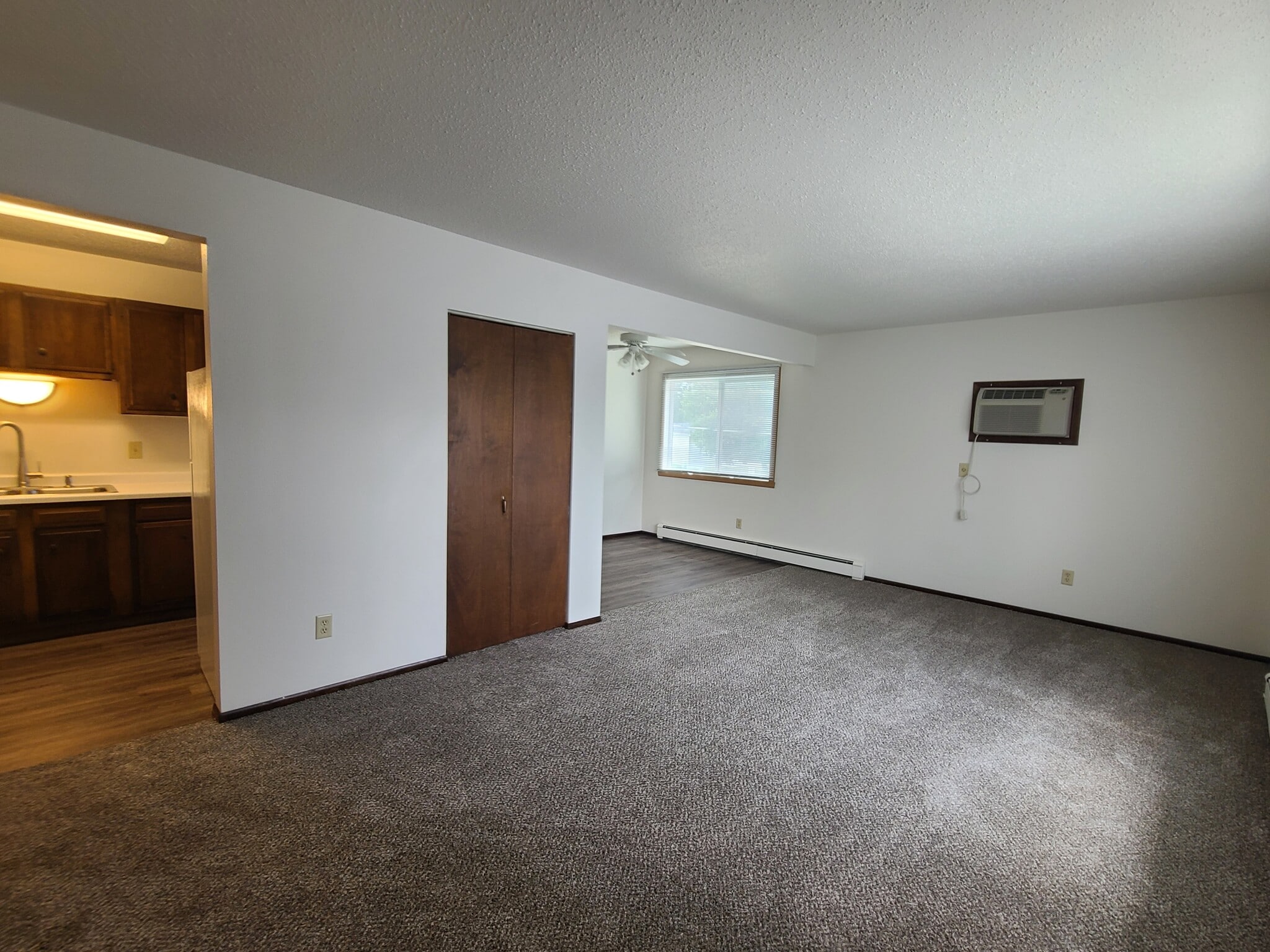 Building Photo - 643 2nd Ave E