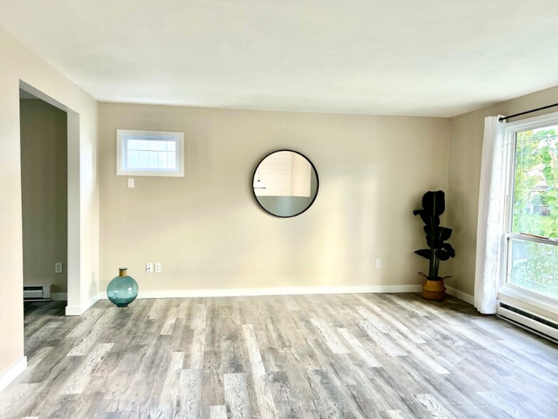 Building Photo - 11323 E 40th Ave