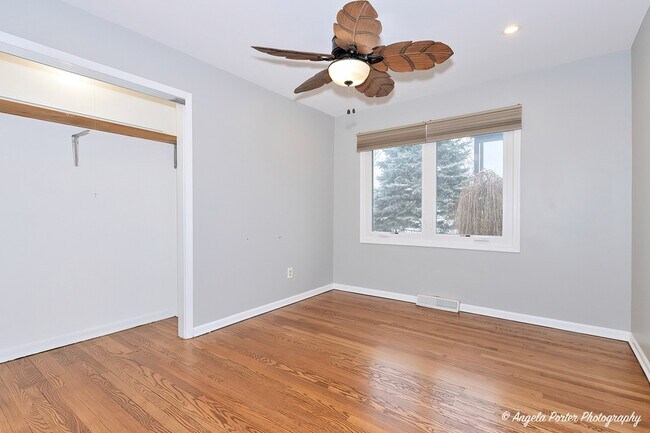 Building Photo - 40 Pine Tree Row