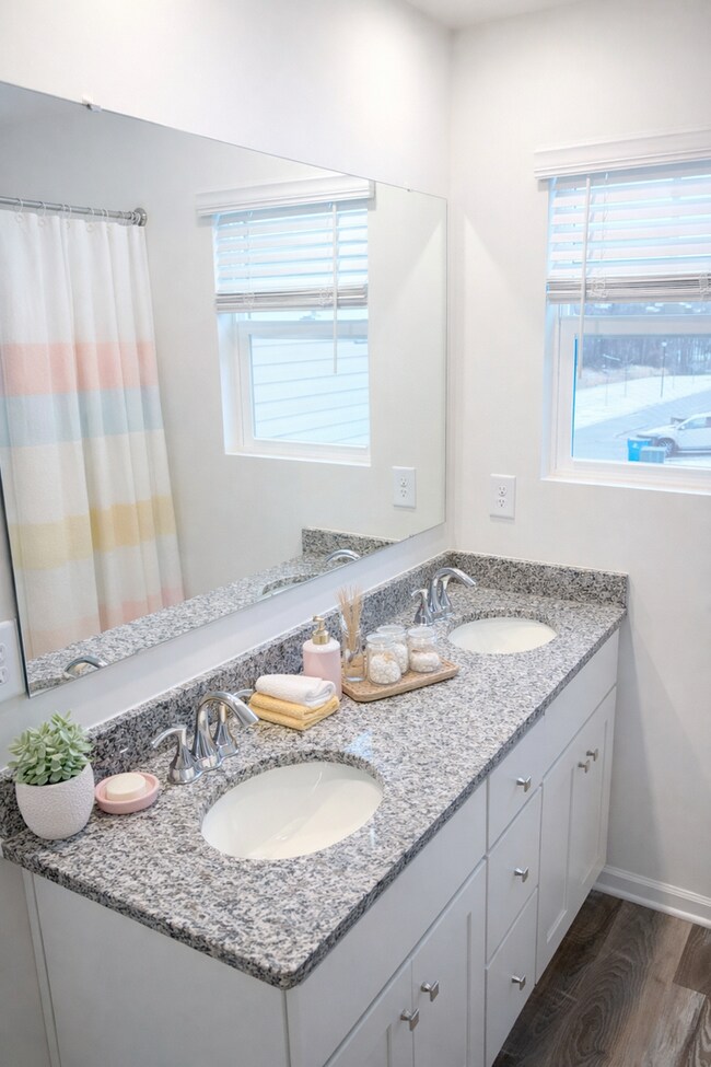 Building Photo - FIRST MONTH FREE - Stunning 3BR 2.5BA Home in Mooresville • 2 Car Garage