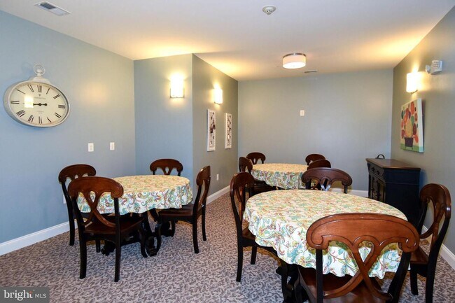 Building Photo - THIS IS AN ACTIVE ADULT, AGE RESTRICTED COMMUNITY. MUST BE 55+.