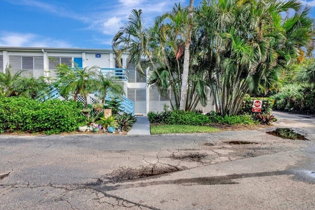 Building Photo - 11000 S Ocean Dr