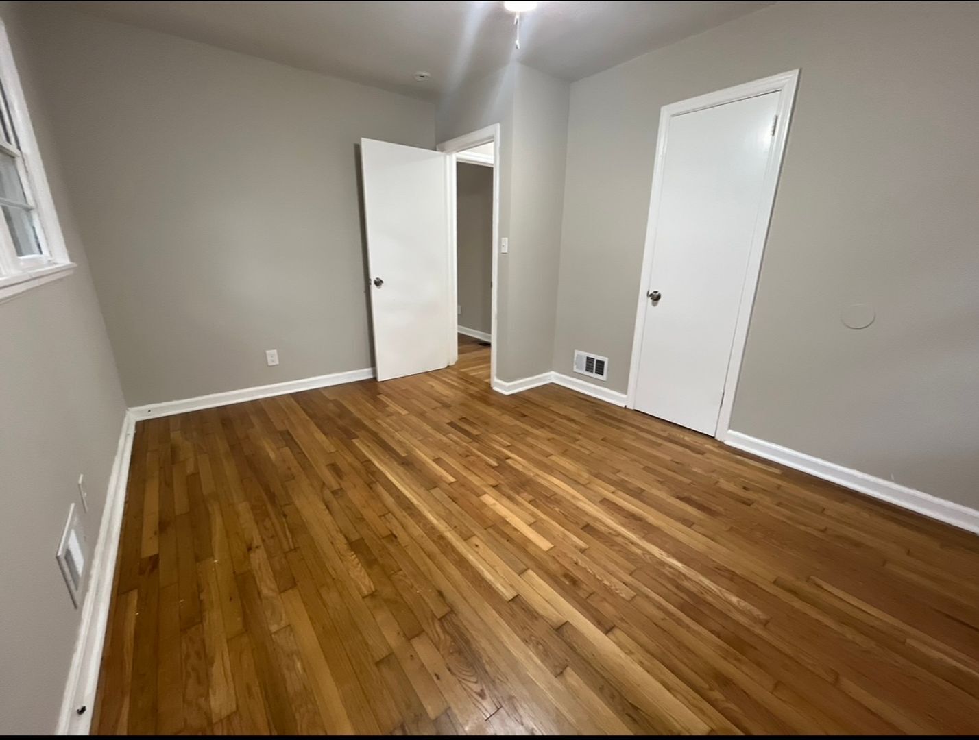 Building Photo - COMING SOON: Classic charm, peaceful living, your Forest Park retreat awaits in this spacious 3-b...