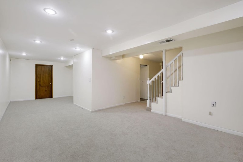 Building Photo - 656 17th Ave NW