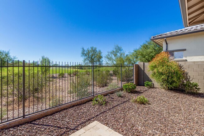 Building Photo - STUNNING HOME IN PEORIA