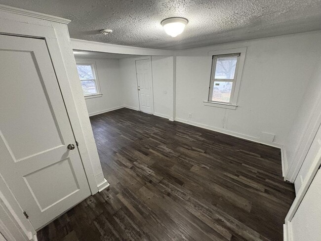 Building Photo - 829 N Lynn St