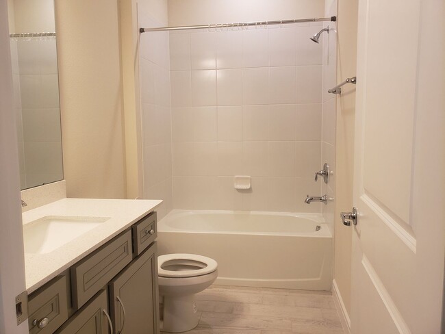 Building Photo - Beautiful Ridgeview Home