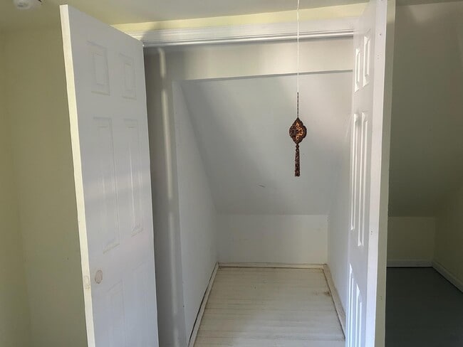 Building Photo - 1 Monroe Bay Ave