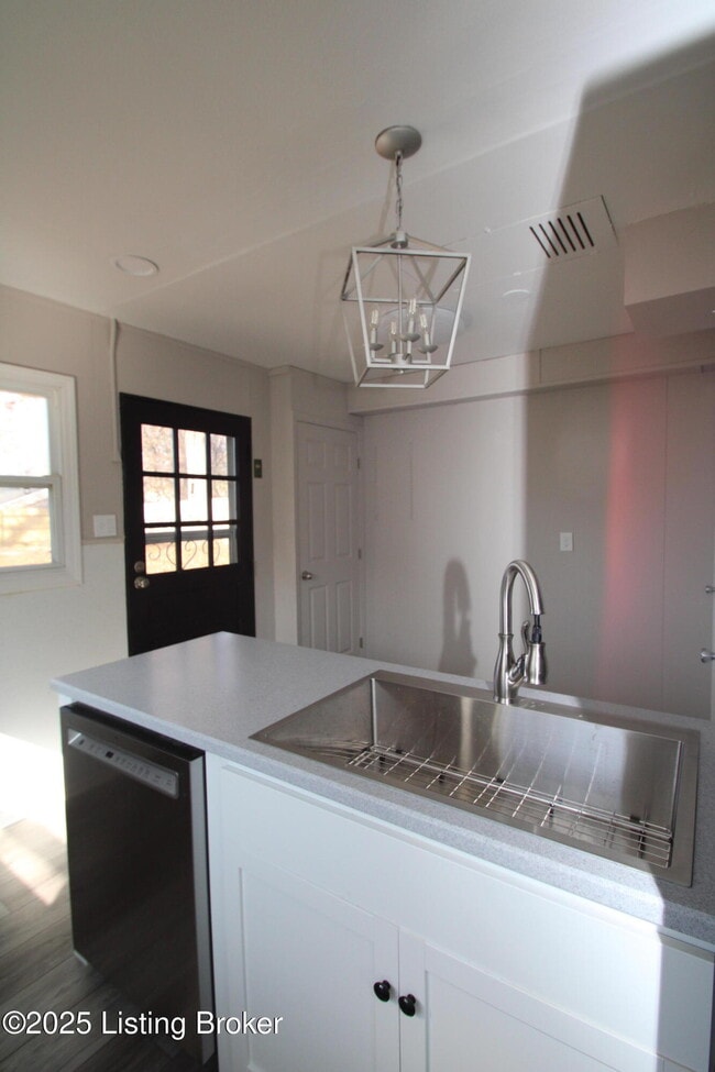 Building Photo - 226 Flamingo Dr