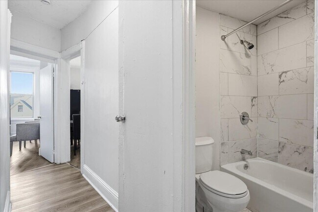 Building Photo - 335 47th St