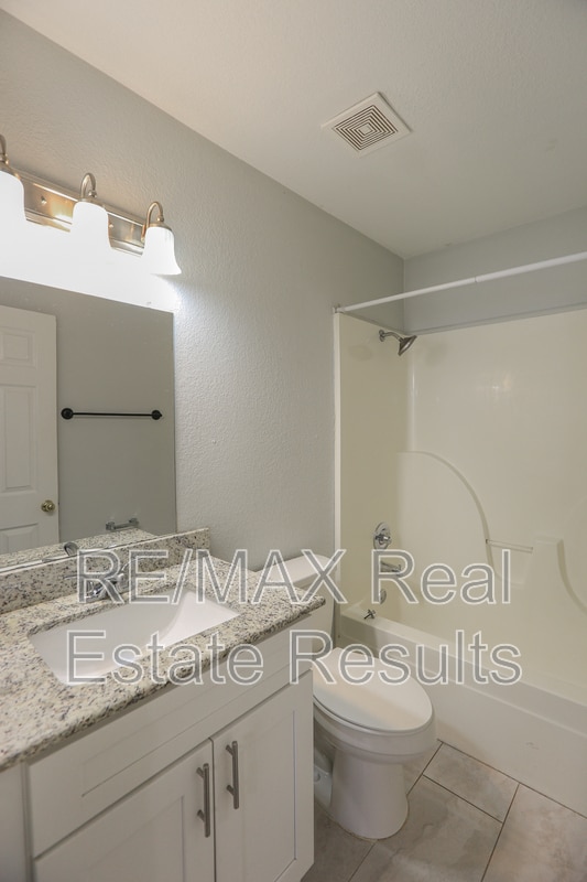 Building Photo - 602 Camellia Dr