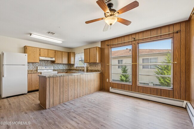 Building Photo - 202 Bonaire Dr