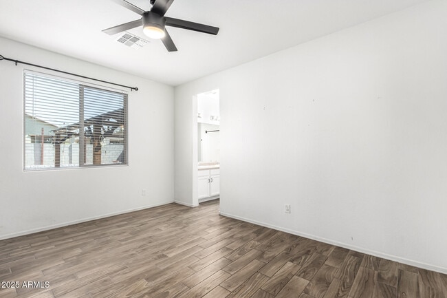 Building Photo - 10250 W Townley Ave