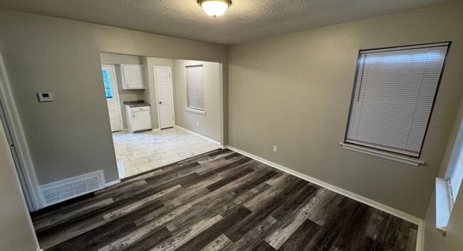 Building Photo - 4264 Double Tree St