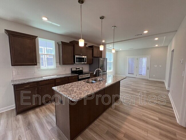 Building Photo - 284 White Oak Gdn Wy