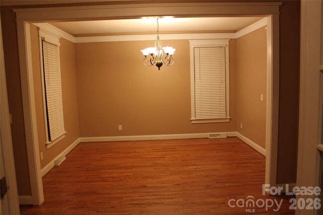 Building Photo - 886 Promenade Walk