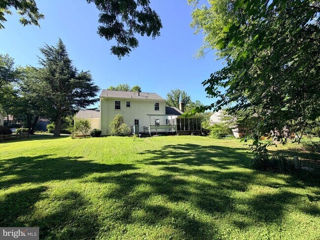 Building Photo - 10802 Hunt Club Rd