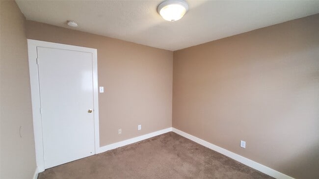 Building Photo - 6207 Spruce Bough Ct