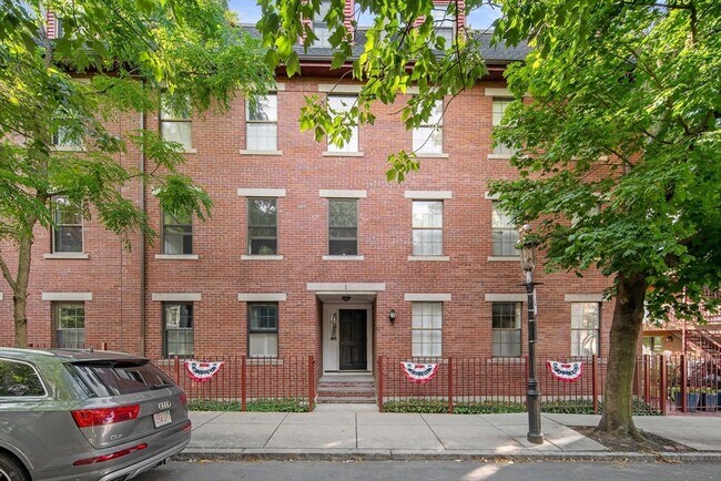 Building Photo - 1 Devens St