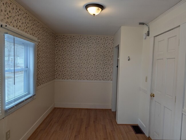 Building Photo - 30 Pleasant St