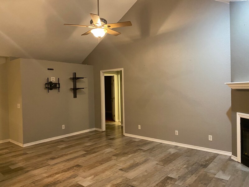 Building Photo - 1825 Mountain Ash Dr