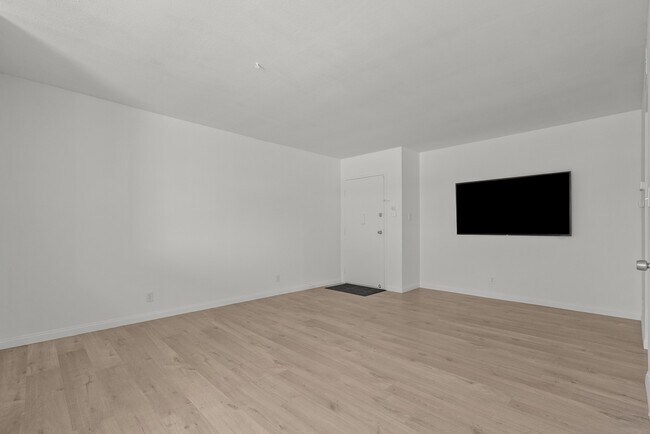 Building Photo - 21000 Parthenia St