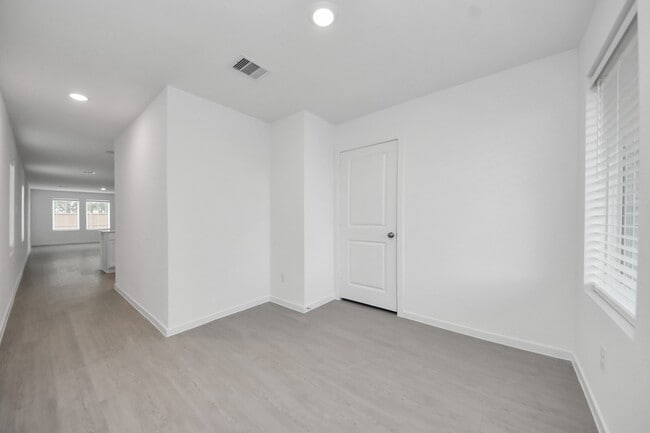 Building Photo - 7730 Lavender Jade Dr