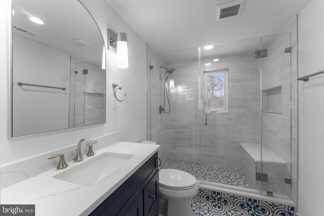 Building Photo - 3207 Circle Hill Rd