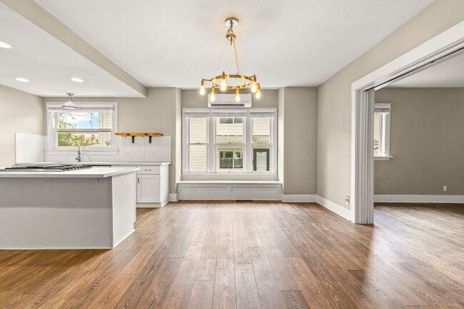 Building Photo - 5530 N Haight Ave