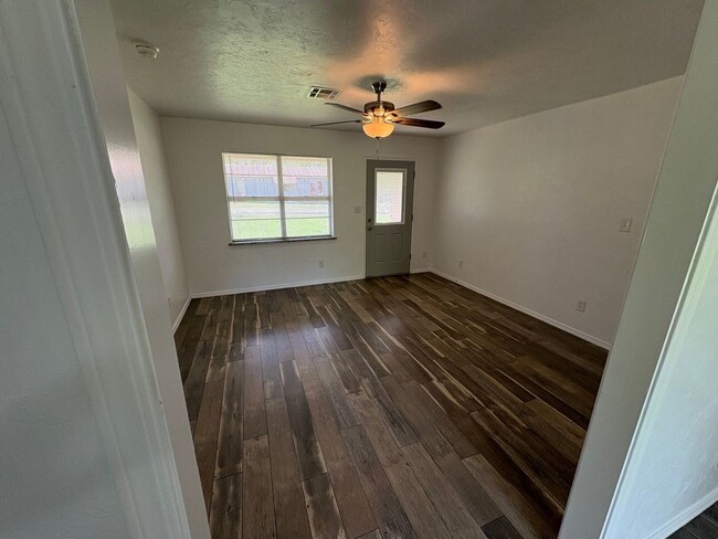 Building Photo - Charming 2BR Brick House in Wanette