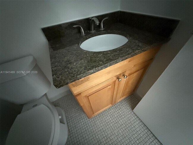 Building Photo - 16919 N Bay Rd