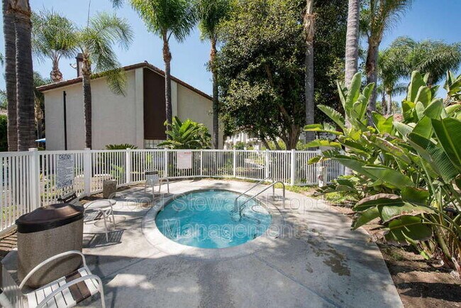 Building Photo - 363 Molokai Dr