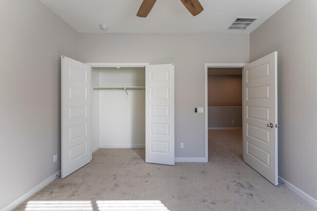 Building Photo - 432 S 32nd St