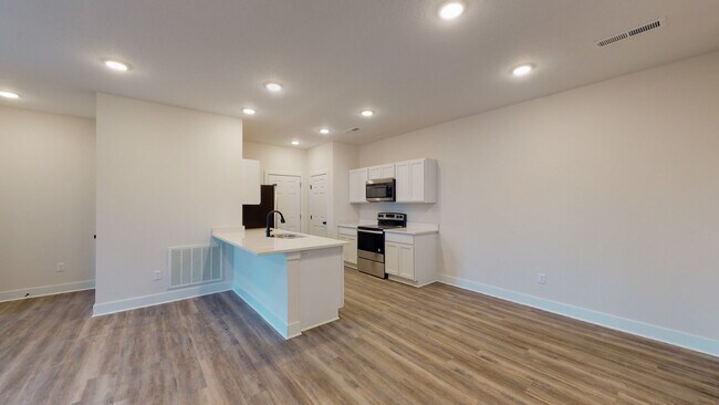 Building Photo - 15650 E 21st Ct N