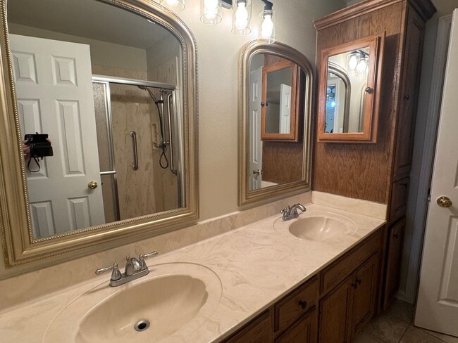 Building Photo - Beautiful Home For Lease In Walker!