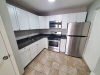 Building Photo - 215 Pearl St