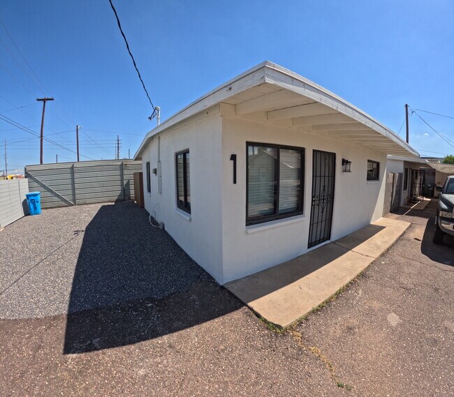 Building Photo - 221 E Tonto St