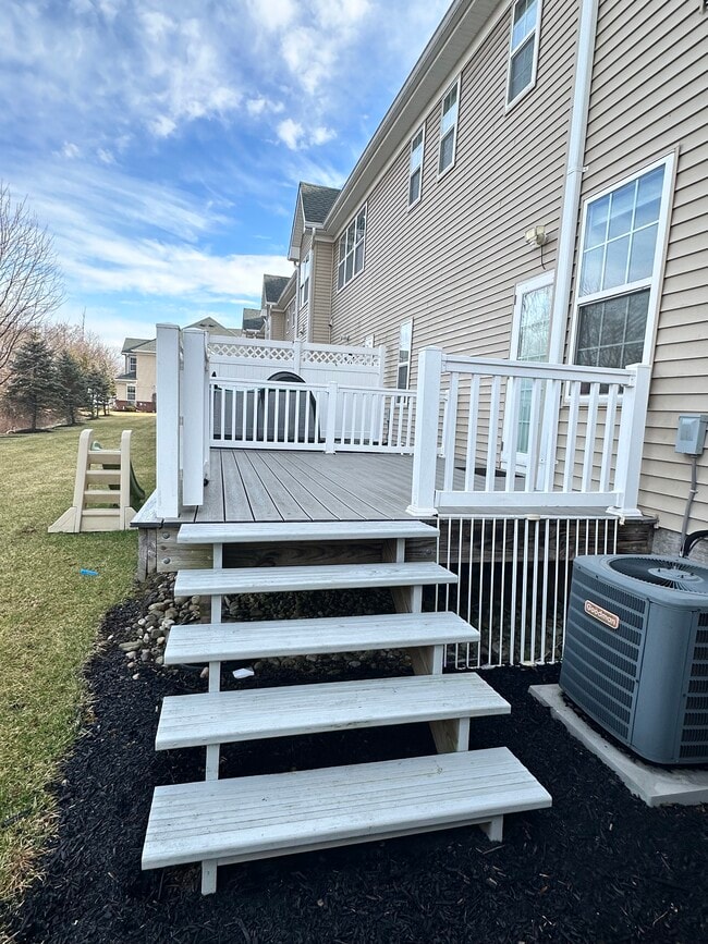 Building Photo - 72 Andrews Way