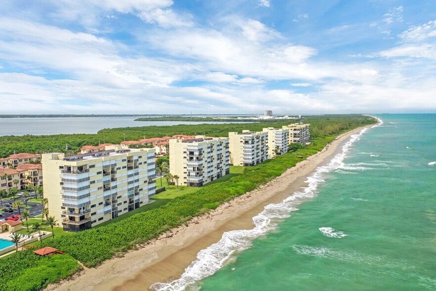 Building Photo - 7601 S Ocean Dr