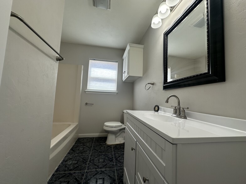 Guest bathroom - 2204 Galaxy Dr