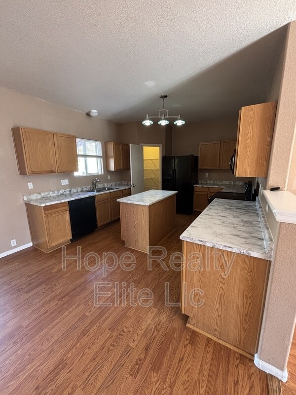 Building Photo - 7640 Fiona Ln