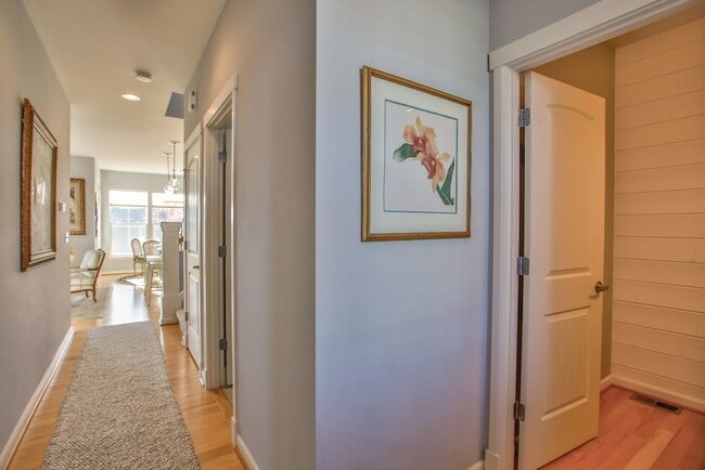 Building Photo - Gorgeous- Fully Furnished Home in Holmes Harbor, Pet Friendly and Landscape Included!