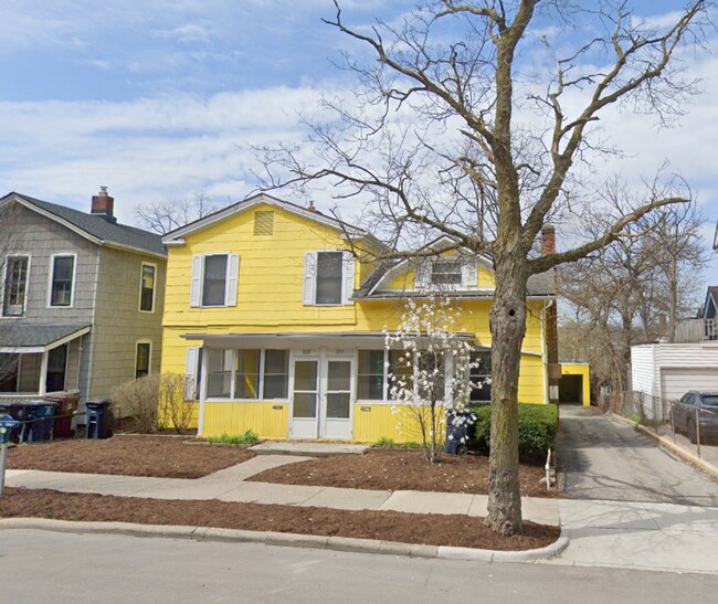 Building Photo - 215/217 N. Ashley St