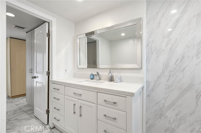 Building Photo - 2028 E Cienega Ave