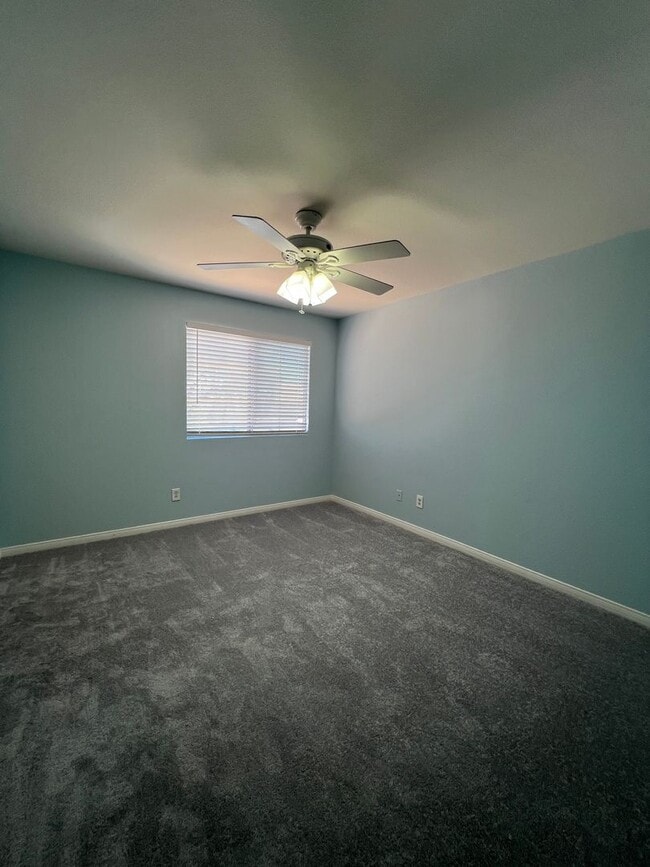 Building Photo - Beautiful Henderson Home!