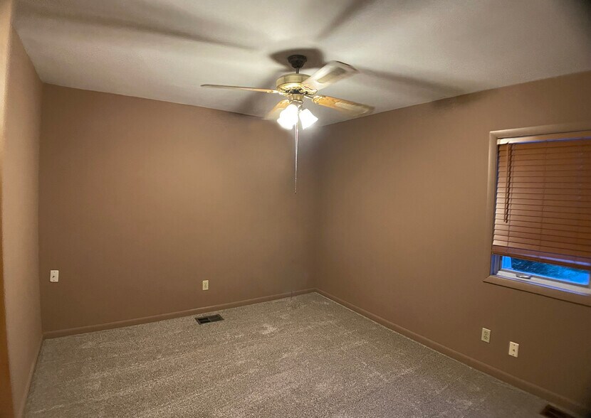 2nd bedroom - 5344 Hagewa Dr