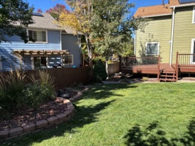 Building Photo - Large Clean Home in Aurora