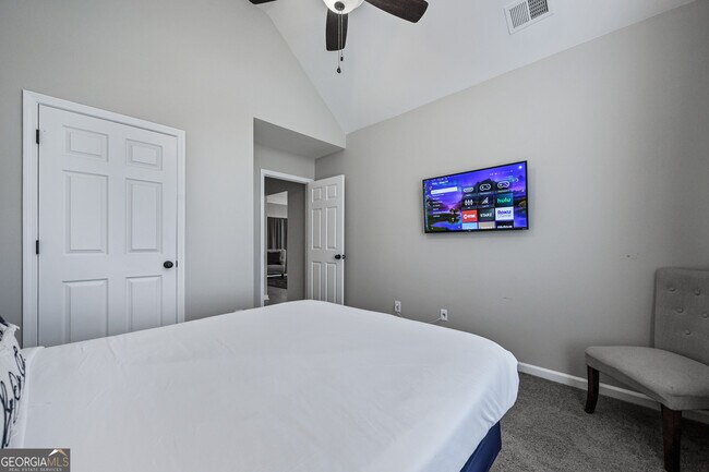 Building Photo - 11 Cobblestone Dr NW