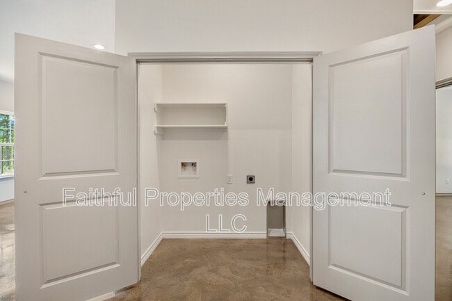 Building Photo - 13554 FM 14