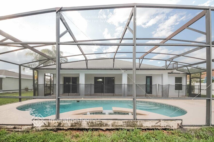 Building Photo - 310 Sherborne Ln